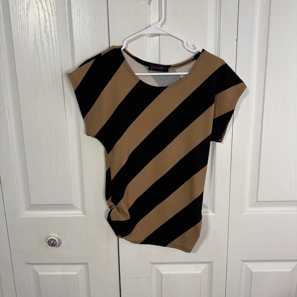 Annabella cream black striped short sleeve size small